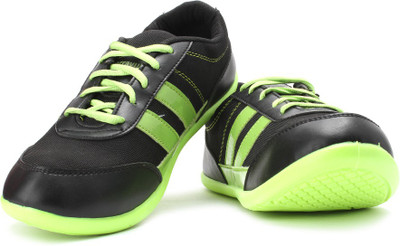 

Terravulc Men Sneakers For Men(Green)