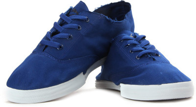 

Puma Streetsala DP Men Canvas Shoes For Men(Blue), Surf the web-peacoat