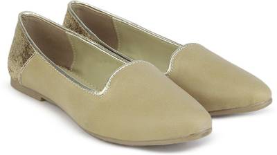 Footin By Bata Bellies