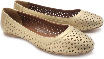 

Clarks Amali Gem Bellies For Women(Gold, Gold leather
