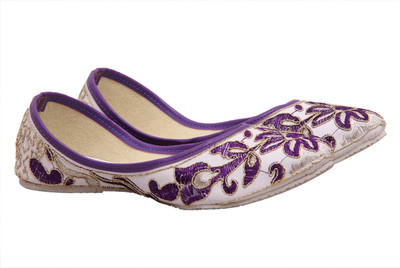 

Fashbeat Mojaris For Women(Purple