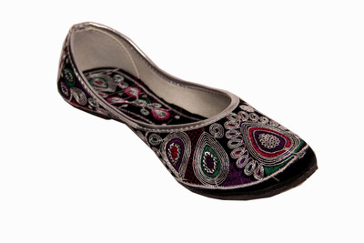 

Goyal Jaipuri Kadai Bellies For Women(Multicolor