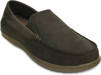

Crocs Casuals For Men(Brown), 202221-23b