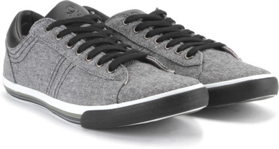

United Colors of Benetton Men Sneakers For Men(Grey, 901