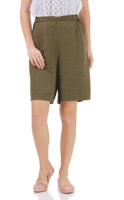 

Vero Moda Solid Women's Green Basic Shorts, Ivy green