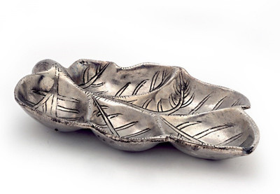 

Creative Handicraft Oxidized White Metal Five Leaf Freshener Tray Aluminium Decorative Platter(Silver)