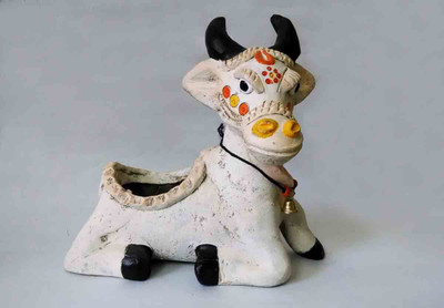 

Mabkraft Terracotta cow Decorative Showpiece - 25.4 cm(Terracotta, White)