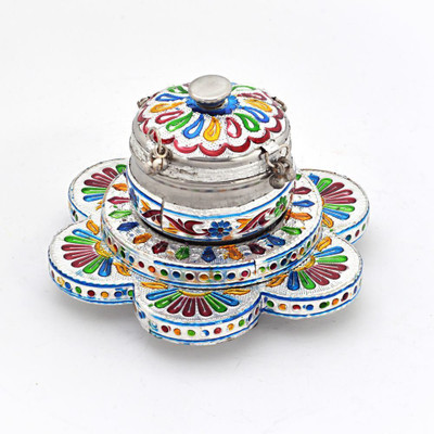 

Shree Sai Handicraft Minakari Work Floral Pan Box With Serving Tray Decorative Showpiece - 9.5 cm(Aluminium, Silver)