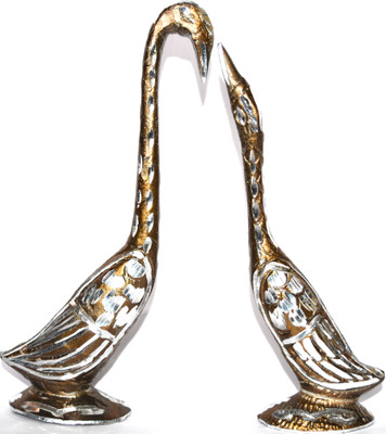 

TRENDZ MART GLOBAL Decorative Showpiece - 18 cm(Aluminium, Multicolor)