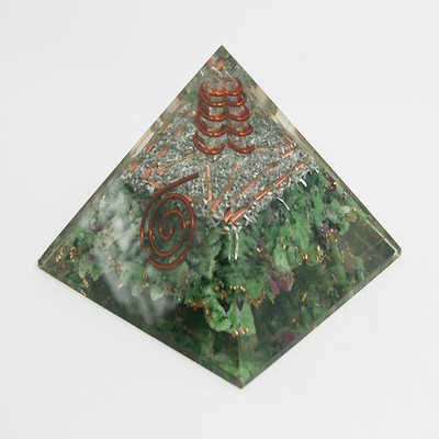 

Reiki Crystal Products Pyramid Decorative Showpiece - 5.5 cm(Silicone, Green)