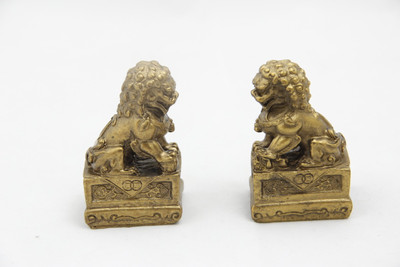 

Samriddhi Vastu fu-dog Pair for Protection Decorative Showpiece - 7 cm(Polyresin, Gold)