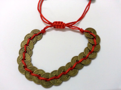 

Pari Collection Feng-Shui Coin Bracelet for Wealth and Success, Feng shui coins Bracelet for prosperity and Good Luck. Decorative Showpiece - 9 cm(Aluminium, Multicolor)