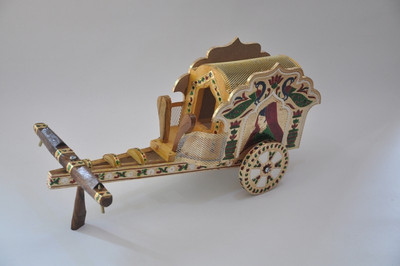 

Handicraft dolly cart-1 Decorative Showpiece - 19 cm(Wooden, Gold)