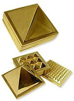 Varanasi Enterprises Vastu Feng Shui Pyramid 1.5x1.5 Inch Decorative Showpiece  -  1.5 cm(Brass, Gold)