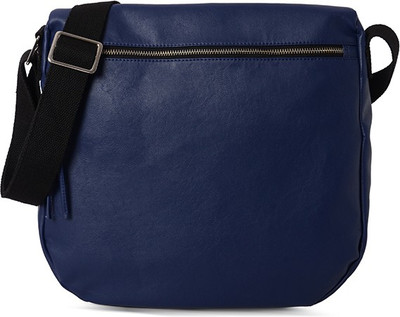 

Baggit Casual Blue Clutch