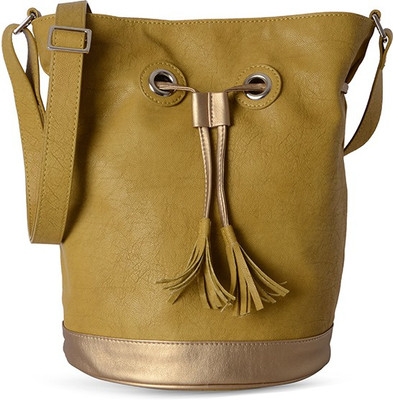 

Baggit Casual Green Clutch