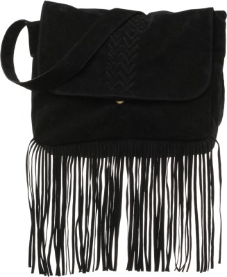 

Famous by Payal Kapoor Women Casual Black Leatherette Sling Bag