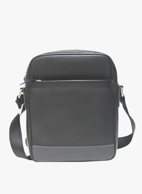 

La Roma Men Casual Black Genuine Leather Sling Bag