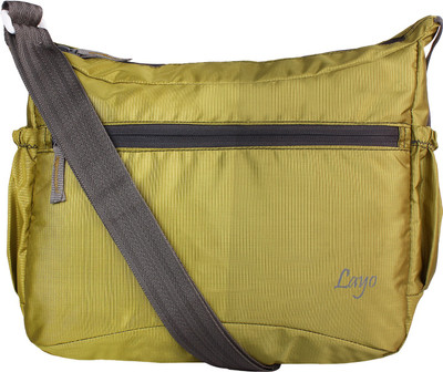 

Layout Men Casual Green Polyester Sling Bag