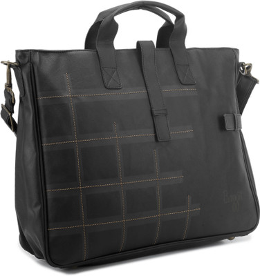 

Baggit Women Casual Black Sling Bag