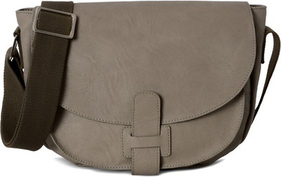 

Baggit Women Casual Beige PU Sling Bag