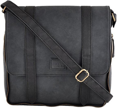 

Yelloe Women Grey PU Sling Bag