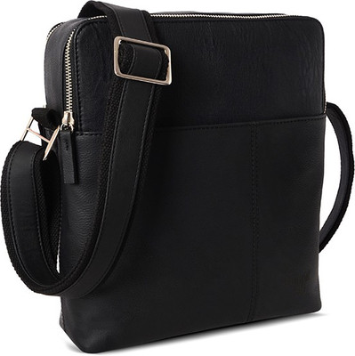 

Baggit Men Casual Black Leatherette Sling Bag