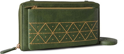 

Baggit Women Casual Green Rexine Sling Bag