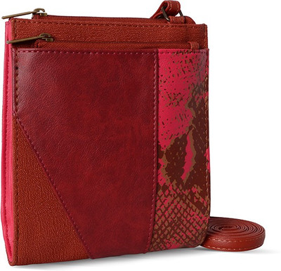 

Baggit Women Casual Multicolor Rexine Sling Bag