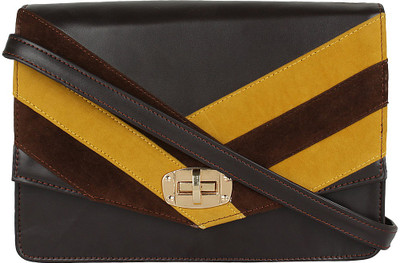 

Berrypeckers Women Casual Black PU Sling Bag