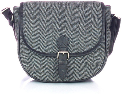 

Shaun Design Women Black Wool Sling Bag