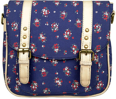

Bagsy Malone Women Casual White PU Sling Bag