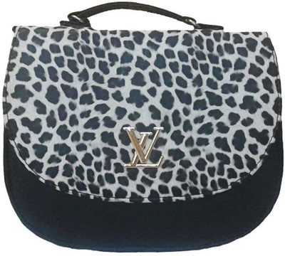 

Goldeno Girls Casual Black PU Sling Bag