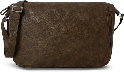 

Baggit Women Casual Brown PU Sling Bag