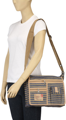 

Arshia Boys & Girls Casual Blue Canvas Sling Bag