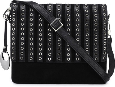 

Phive Rivers Women Casual Black Genuine Leather Sling Bag