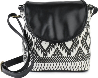 

Ayeshu Women Casual Black PU Sling Bag