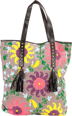 

Famous by Payal Kapoor Women Casual Grey Canvas Hand-held Bag