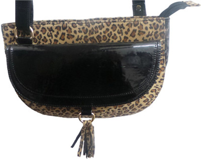 

Berries Women Casual Black PU Sling Bag