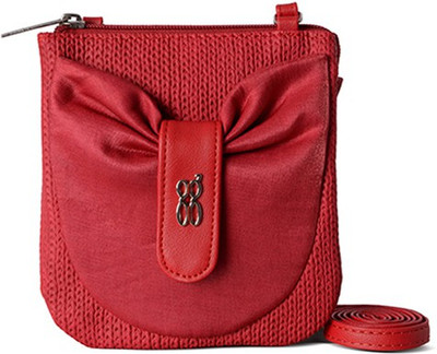 

Baggit Women Casual Red Jute Sling Bag