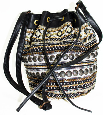 

Tiara Women Casual Multicolor Canvas Sling Bag