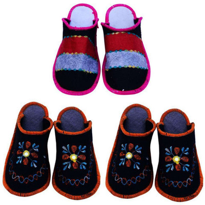

Shree Sai Slippers, Multicolor