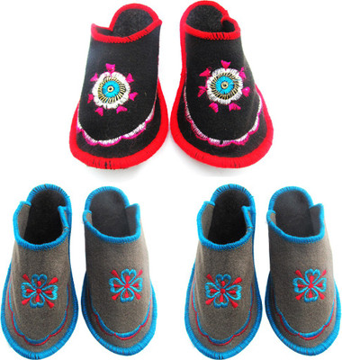 

Shilipi Perokars Slippers, Multicolor