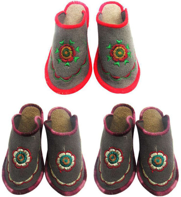 

Shilipi Perokars Slippers, Multicolor