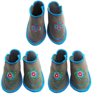 

Shree Sai Slippers, Multicolor
