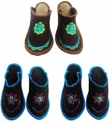 

Shree Sai Slippers, Multicolor