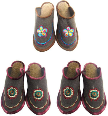 

Champaliya Slippers, Multicolor