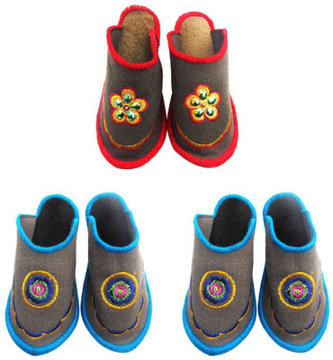

Shilipi Perokars Slippers, Multicolor