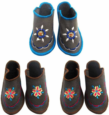 

Champaliya Slippers, Multicolor
