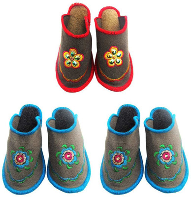

Champaliya Slippers, Multicolor